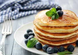 After the kefir diet, you can have breakfast with delicious diet pancakes