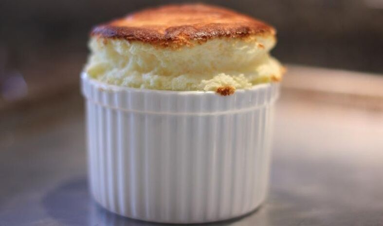 Soufflé without cottage cheese and apples - a dessert in a diet for pancreatitis